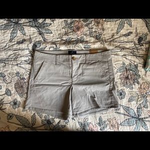 NWT American Eagle Low Rise Stretch Midi Shorts